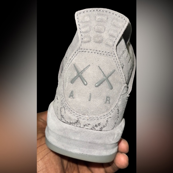 Air Jordan 4 kaws - Picture 5 of 9